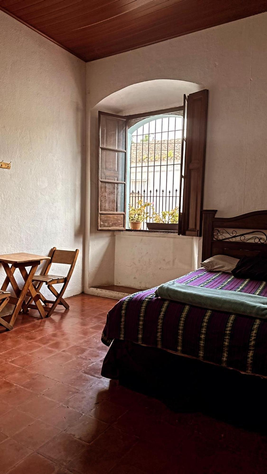 El Extranjero Hostal Antigua Exterior photo
