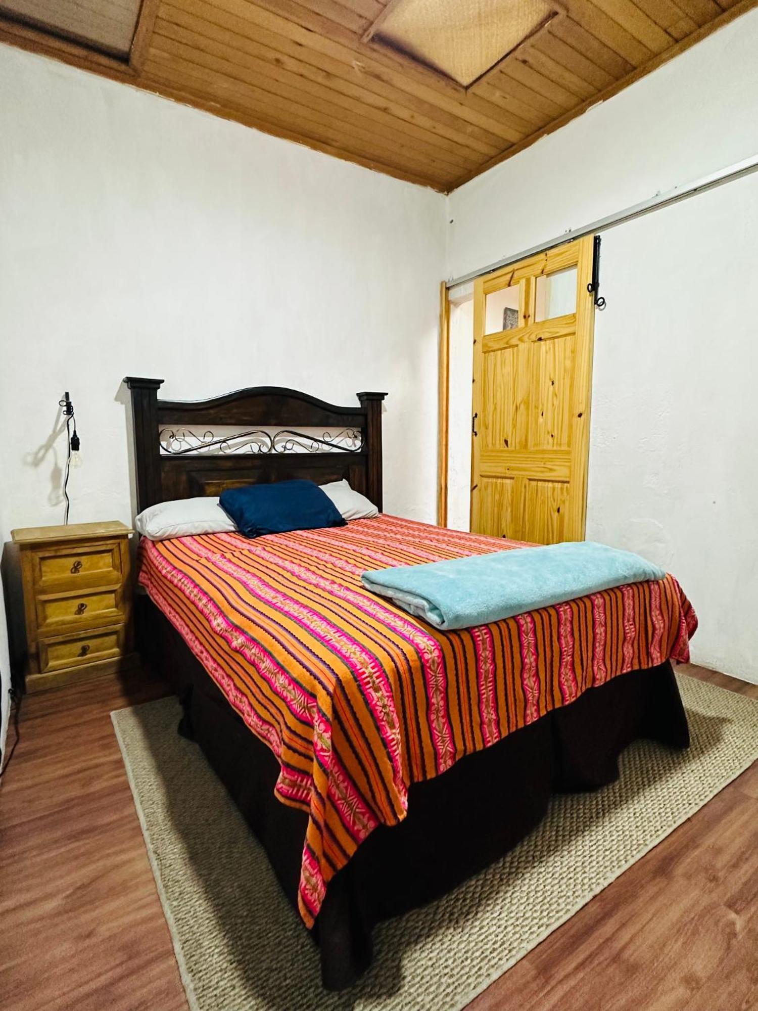 El Extranjero Hostal Antigua Exterior photo
